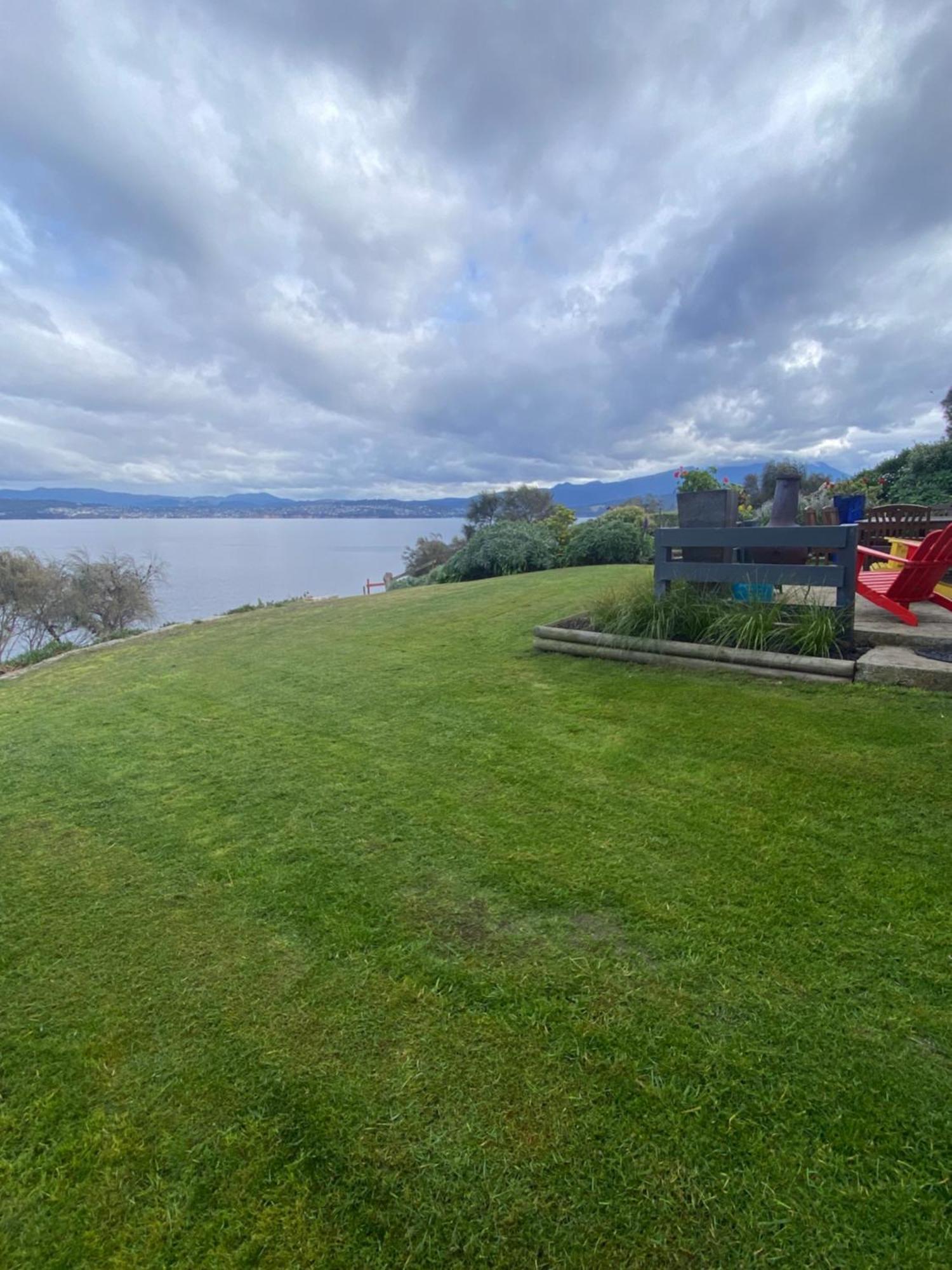 Beach Buoy Opossum Bay South Arm Exterior foto