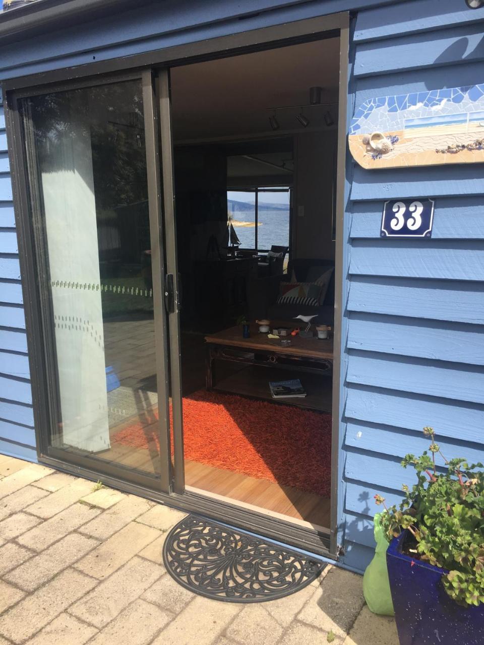 Beach Buoy Opossum Bay South Arm Exterior foto